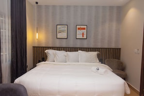 In-room safe, desk, laptop workspace, free WiFi