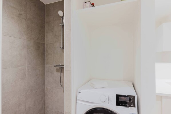 صورة غير مصنفة، 1 من 4�، زرّ