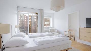 3 bedrooms, desk, iron/ironing board, travel cot