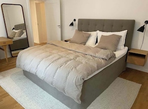 Desk, iron/ironing board, travel cot, WiFi