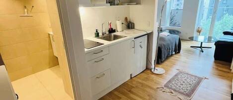 1 soverom, skrivebord, strykejern/-brett og wi-fi