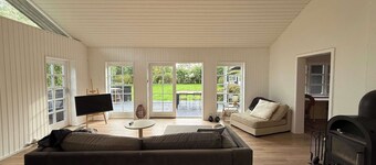 Vacation home 1 minute away from the Beach