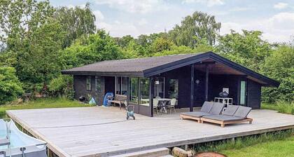 10 person Summerhouse with pool