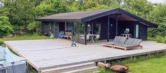 10 person Summerhouse with pool