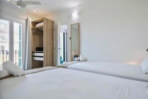 3 Schlafzimmer, Zimmersafe, Schreibtisch, Bügeleisen/Bügelbrett