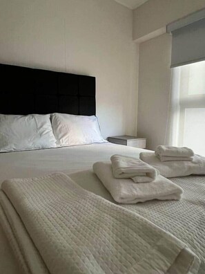 1 habitación, tabla de planchar con plancha, wifi y ropa de cama 