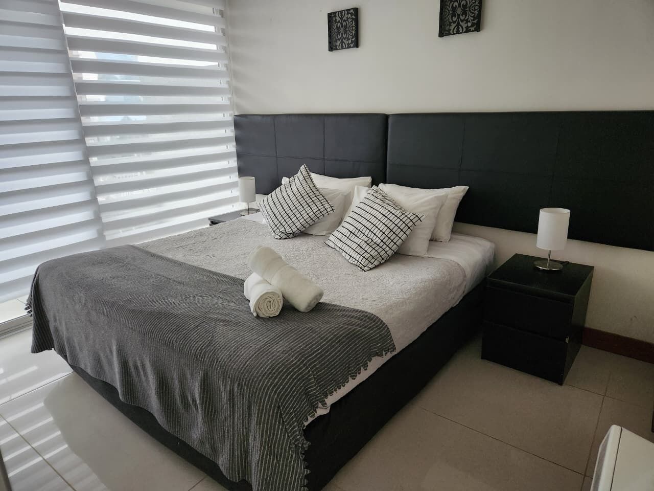 1 habitación, tabla de planchar con plancha y wifi 