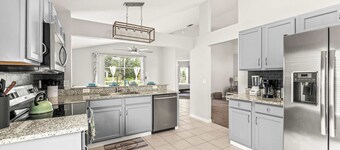 The Sunny Spot - Home for 8