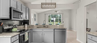 The Sunny Spot - Home for 8