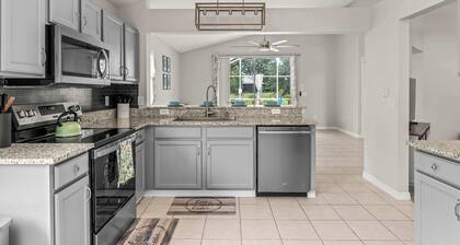 The Sunny Spot - Home for 8