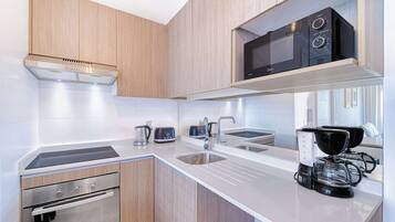 Fridge, microwave, stovetop, toaster