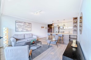 Unclassified image, 5 of 15, button