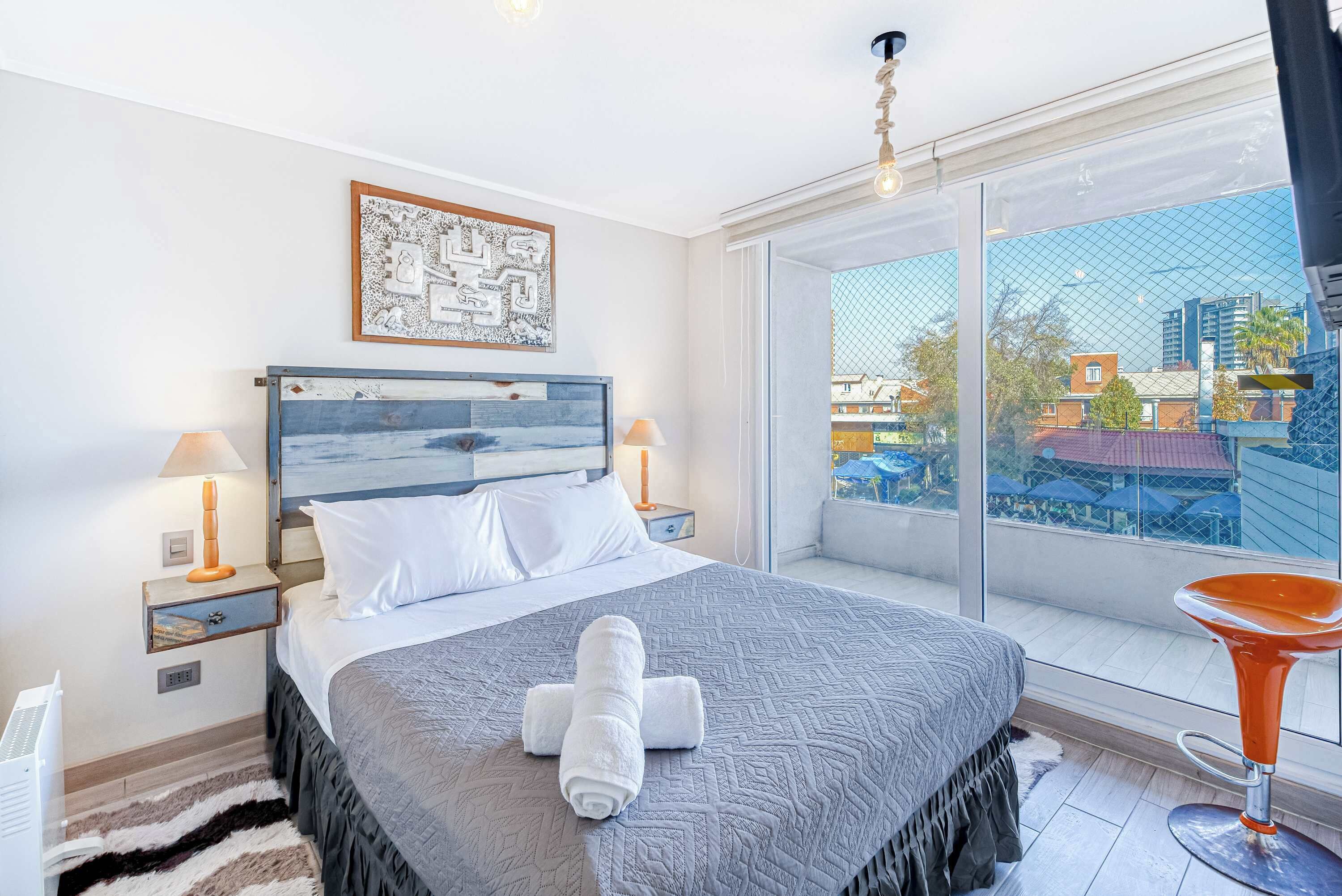 2 bedrooms, iron/ironing board, WiFi