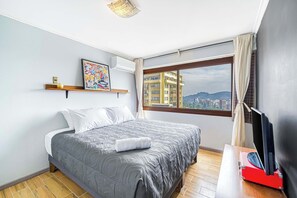 2 bedrooms, iron/ironing board, WiFi