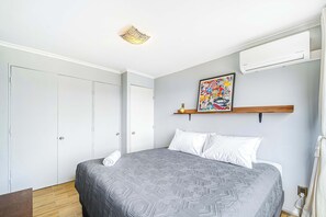 Iron/ironing board, WiFi