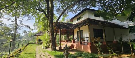 Family Villa, Courtyard View | Garden view