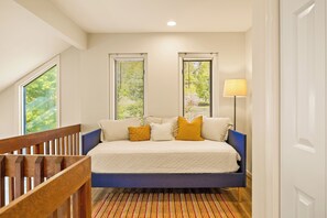 3 bedrooms, WiFi, bed sheets, wheelchair access
