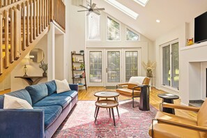 Télévision, cheminée