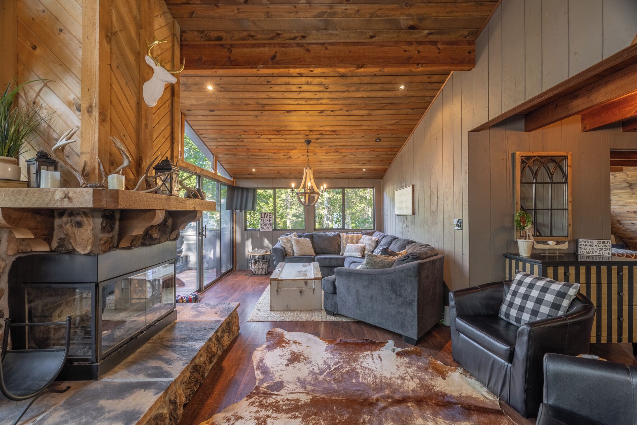 TV connectée, cheminée