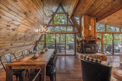 Turnberry Lakefront Getaway by Innsbrook Vacations!