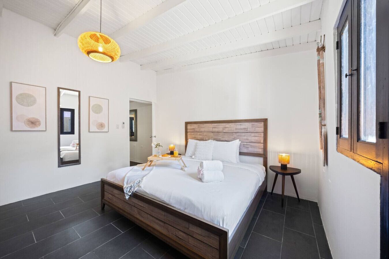 1 habitación, tabla de planchar con plancha, wifi gratis y ropa de cama 