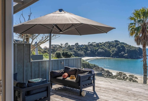 Waikare House – Above Oneroa Bay