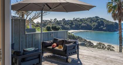 Waikare House – Above Oneroa Bay