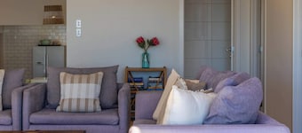 Waikare House – Above Oneroa Bay