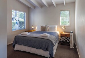 4 chambres, fer et planche à repasser, Wi-Fi, draps fournis