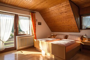 2 bedrooms, WiFi, bed sheets