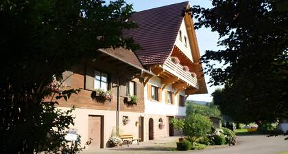 Studio 'Kornblümchen' mit privater Terrasse, Gemeinschaftsgarten und WLAN