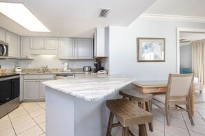 Condo, 2 Bedrooms | Private kitchen
