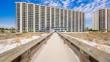 Condo, 2 Bedrooms | Exterior