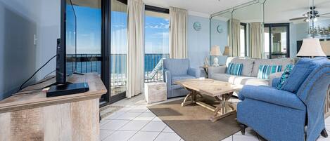 Condo, 2 Bedrooms | Living area