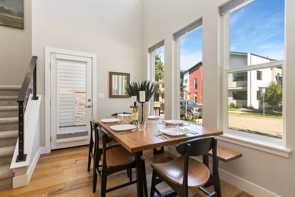 House, Multiple Beds, Hot Tub (427 Osiander Street) | Dining