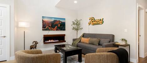 Hus, flere senger, spabadekar (427 Osiander Street) | Oppholdsområde