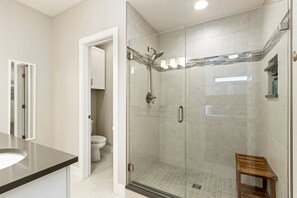 Bathroom - Rams Roost Rooftop Hot Tub, Patio & Family Fun (Fort Collins)