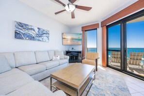 Condo, 3 Bedrooms | Living area