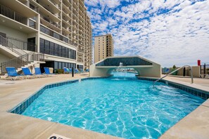 Appart'hôtel, 3 chambres | Piscine