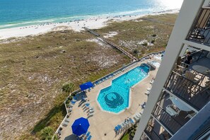 Condo, 3 habitaciones | Alberca | Alberca techada y alberca al aire libre