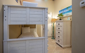 Condo, 3 Bedrooms
