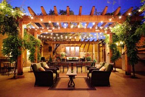 House, 2 Bedrooms | Outdoor dining - The Chocolate Suite - Walkable And Peaceful 2 Bedroom Home (St. Louis)