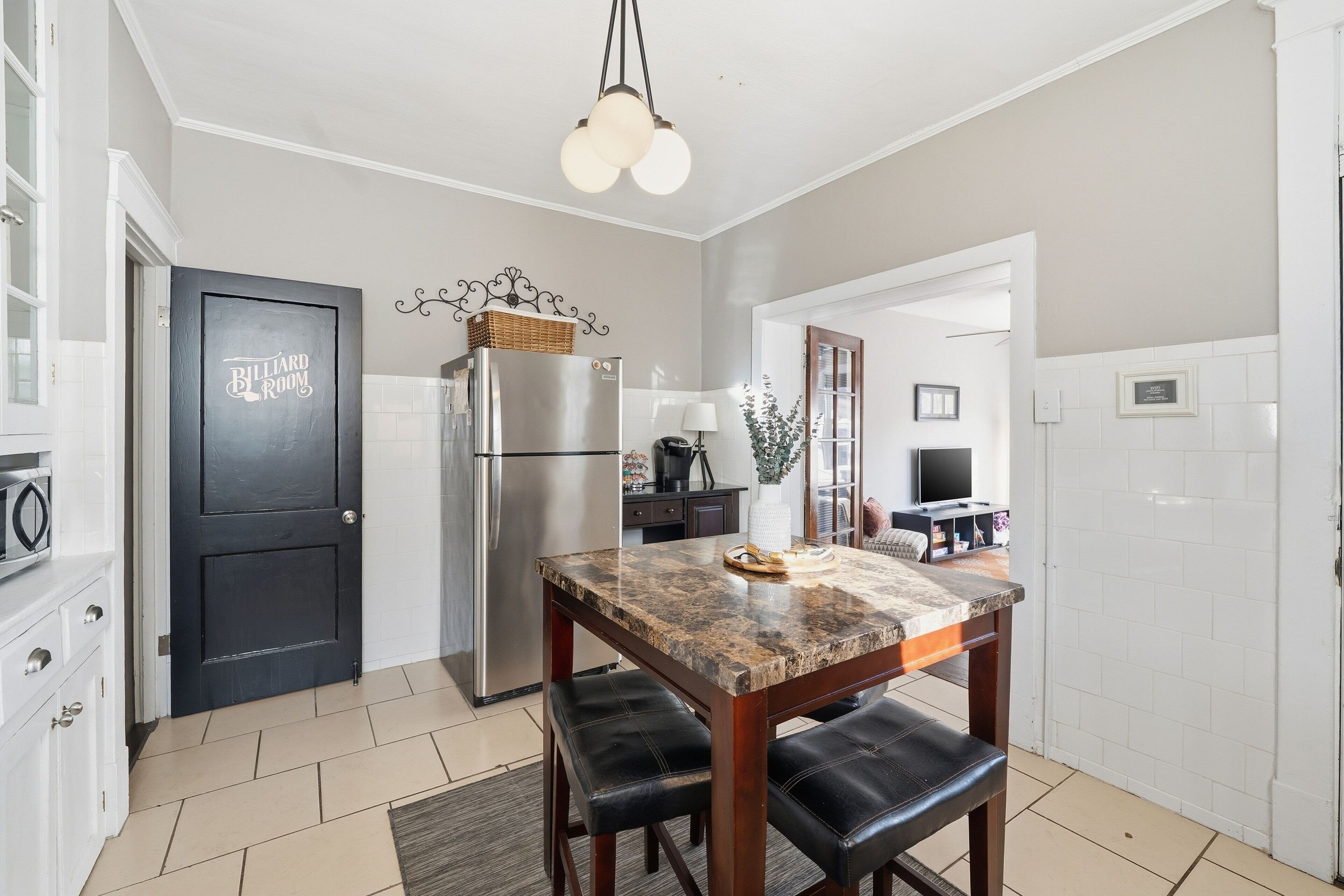 House, 2 Bedrooms | Private kitchen | Fridge, oven, coffee/tea maker