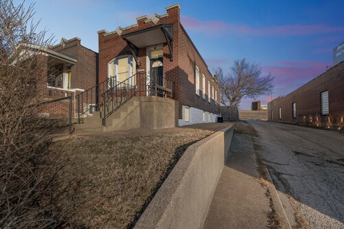 The Chocolate Suite - Walkable And Peaceful 2 Bedroom Home