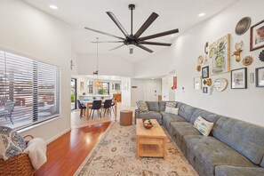 House, 3 Bedrooms | Living area