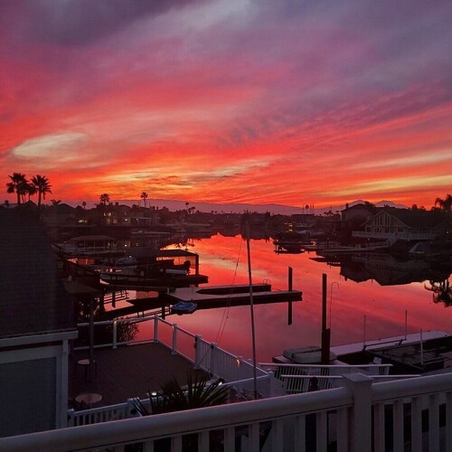 Waterfront Escape With Private Dock 3 Bedroom Home