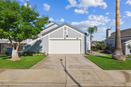 Waterfront Escape With Private Dock 3 Bedroom Home