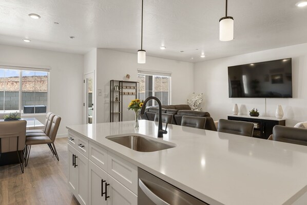 Townhome, 4 Bedrooms | Interior