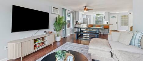 House, 3 Bedrooms | Living area | Smart TV