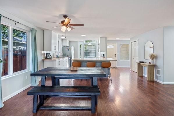 House, 3 Bedrooms | Dining